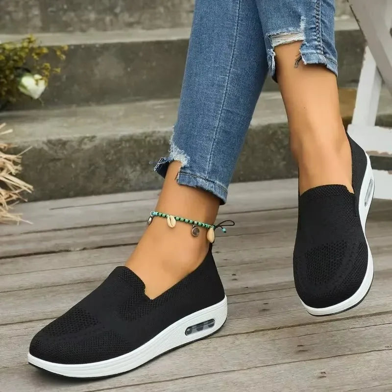 Tênis Ortopédico Feminino Slip-On com Plataforma – Conforto e Estilo Respirável
