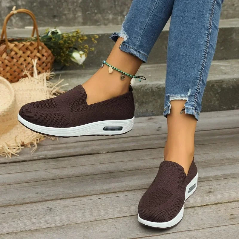 Tênis Ortopédico Feminino Slip-On com Plataforma – Conforto e Estilo Respirável